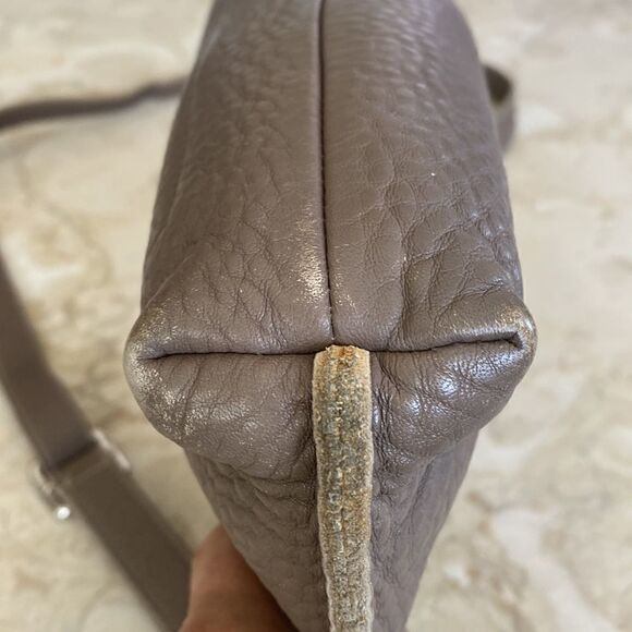 Vintage Roots Leather Cross Body Bag - Picture 10 of 11